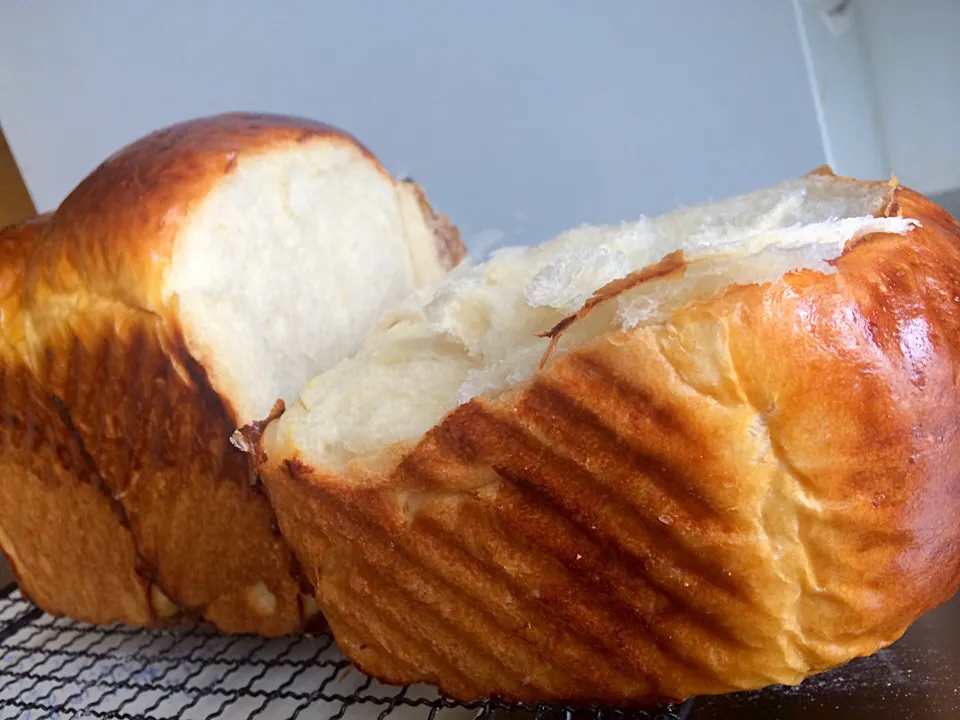 Snapdishの料理写真:Hokkaido Milk Loaf～|🍞LeeLee🍞さん