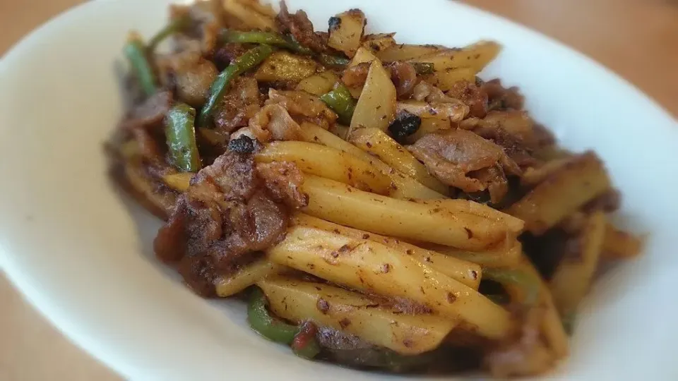 残り物のカレーアレンジでインド風青椒肉絲|cookingパパ五郎さん