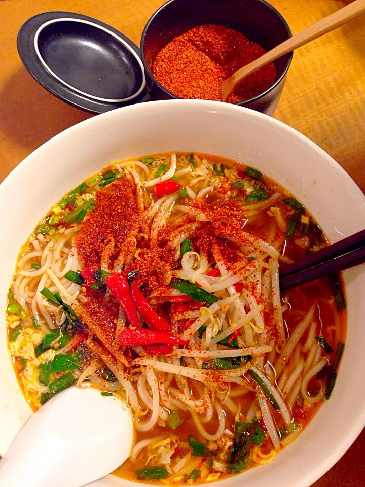 Snapdishの料理写真:激辛部TETSUさんからいただいた味仙の台湾ラーメン 銀時バージョン|中華蕎麦 銀時さん