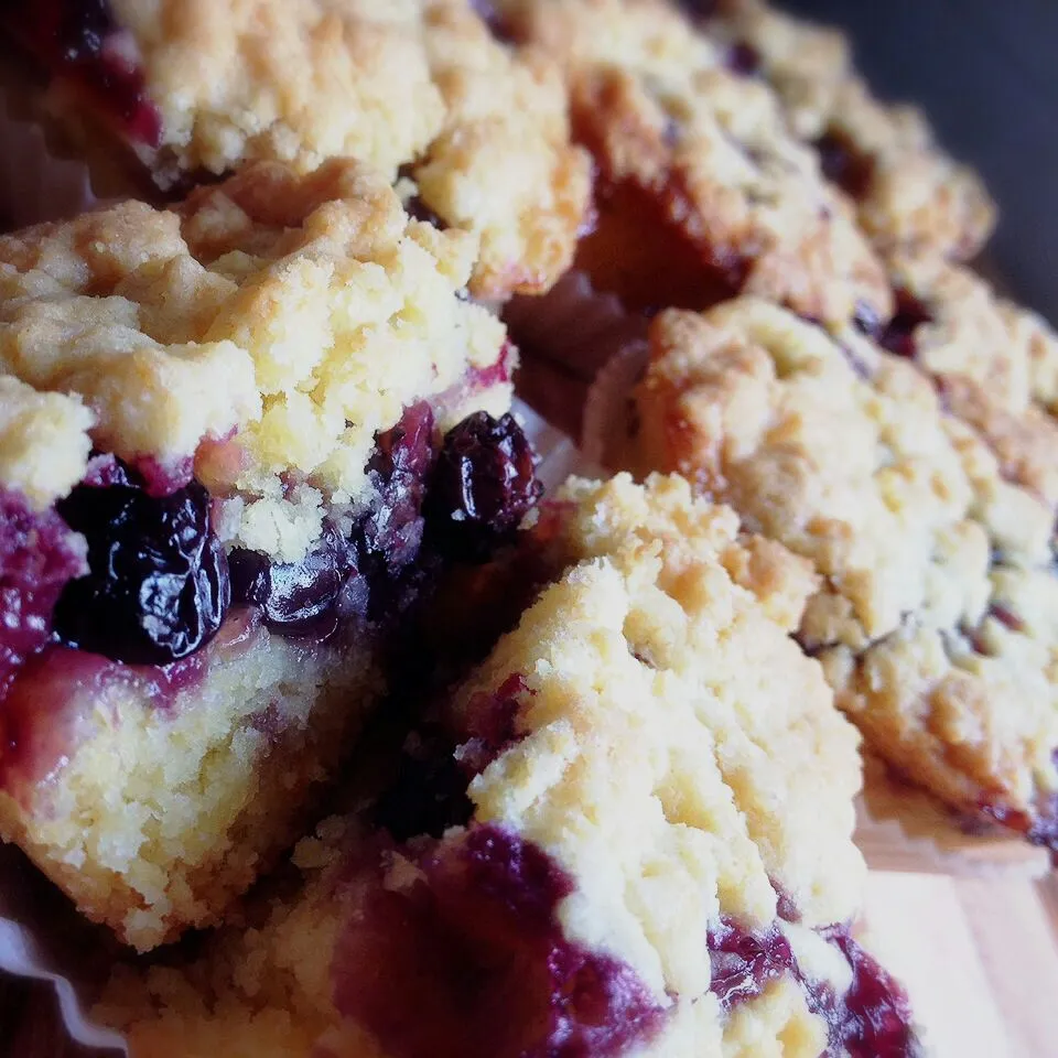 blueberry crumbles

 #blueberry #crumbles #bake #Cake/Pie|dotdotdotx2さん