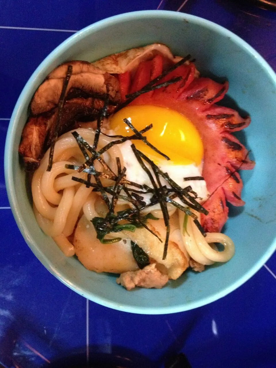 stir fry japanese udon with taiwan sausage, mince meat, portebello, fish cakes, spinach, garlics n sunny side up

 #Japanese cuisine 
 #udon #Dinner|dotdotdotx2さん