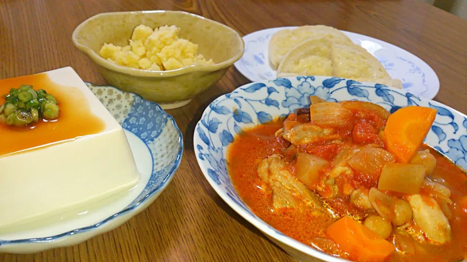 ・鶏肉と豆のトマト煮込み
・ポテトサラダ
・冷奴
・イングリッシュマフィン|ようかんさん