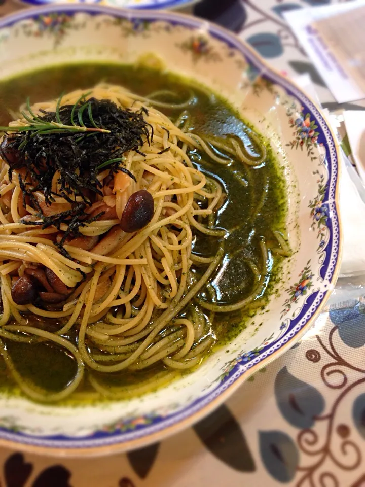 きのことバジルのパスタ|こずえさん