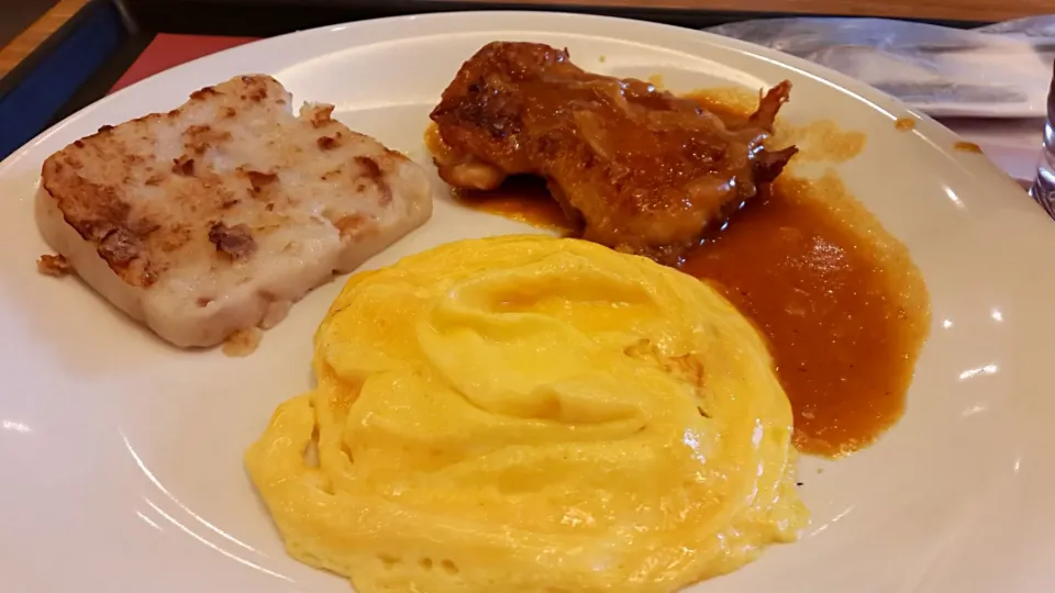 Snapdishの料理写真:Breakfast #scrambled egg #raddish cake|EriLorn foodtripさん