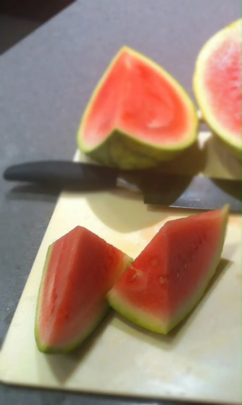 Fresh cold watermelon on a hot day!|🍓Jolejo🍓さん