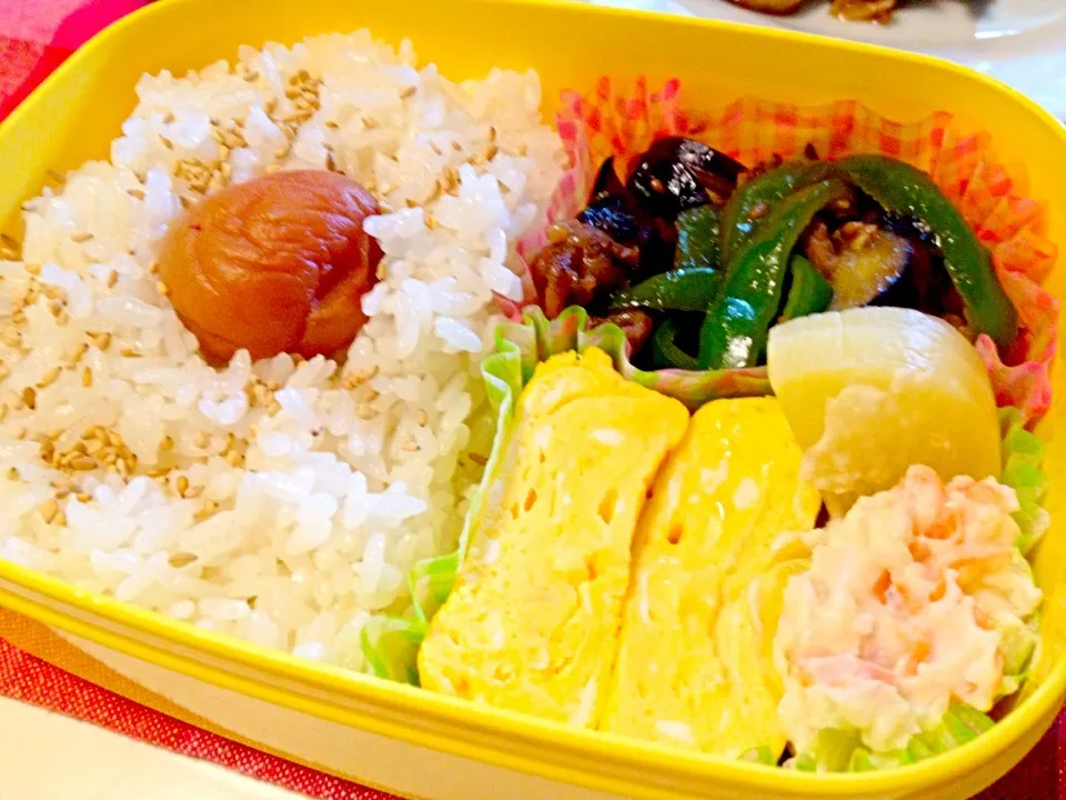 めずらしくお弁当♪(^O^)朝ごはんの余りを詰めただけ‼自分のだからそれでいいのだ（＾∇＾）☆|ひかるんさん