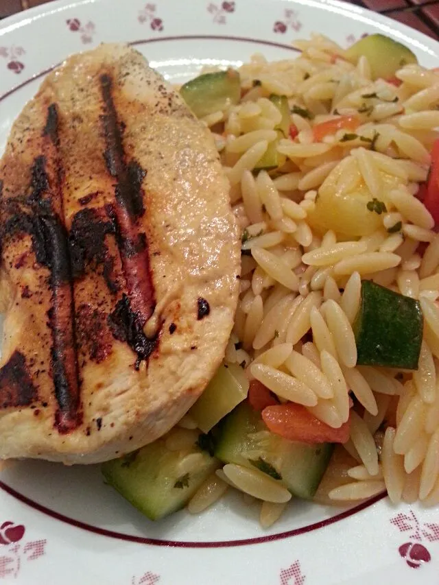 Lemon Mustard Chicken Breast with Zucchini & Tomato Orzo|Melissa Marie Hallさん