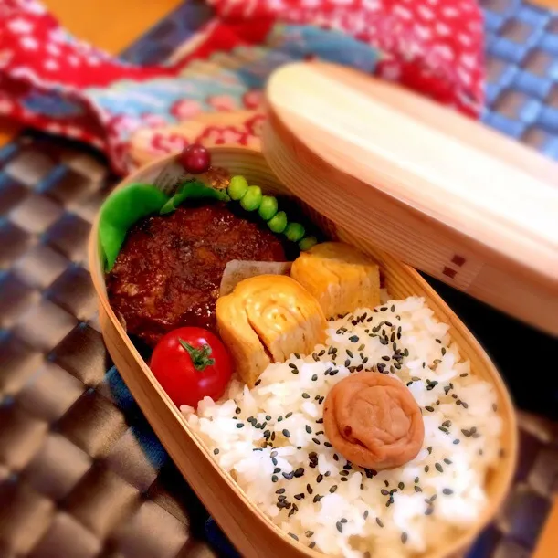 Snapdishの料理写真:ハンバーグ弁当|もなかさん