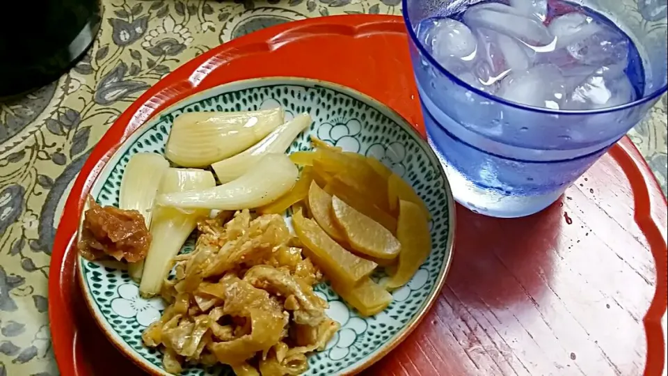 自家製塩らっきょうと梅肉と鶏皮の芋焼酎セット|Takashi Sunamiさん