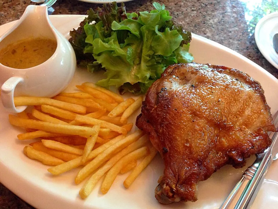 Roasted chicken with french fries ^^|jaszminnyさん