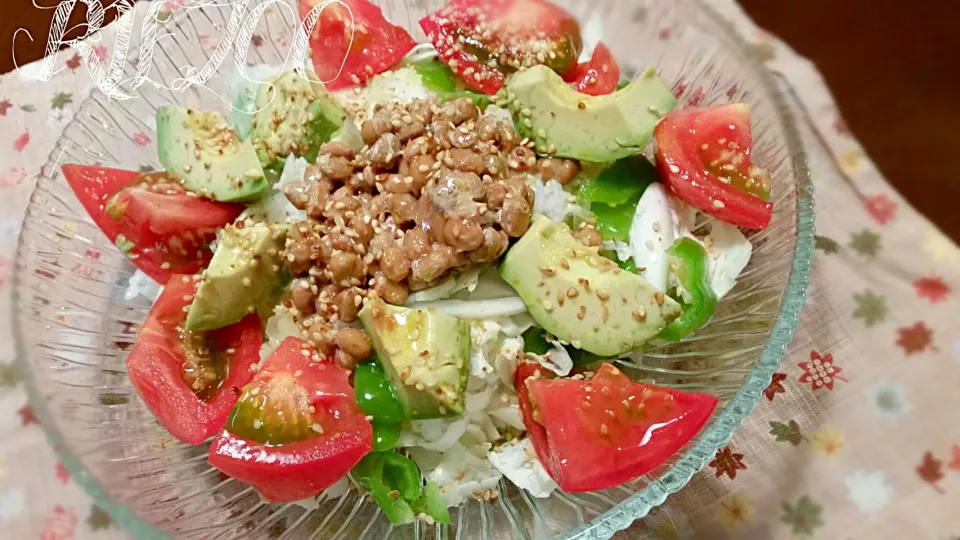 おかなさんの簡単♡美肌♪アボトマ納豆丼|りえぞ～さん