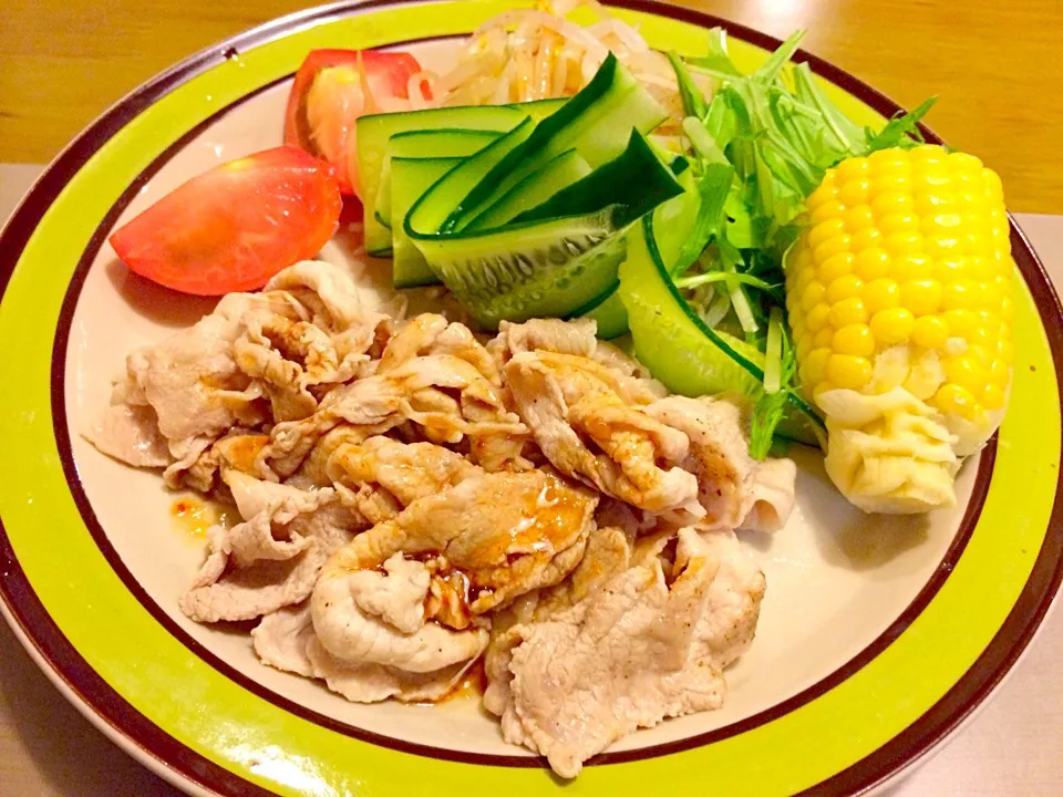 Snapdishの料理写真:冷豚しゃぶで夕食🍚🍚|かずみさん