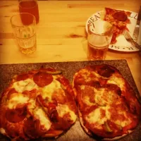 Pepperoni Pizza with base made from beer|James Moretonさん