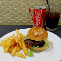 Snapdishの料理写真:Classic Charlie Burger|Joycelynさん