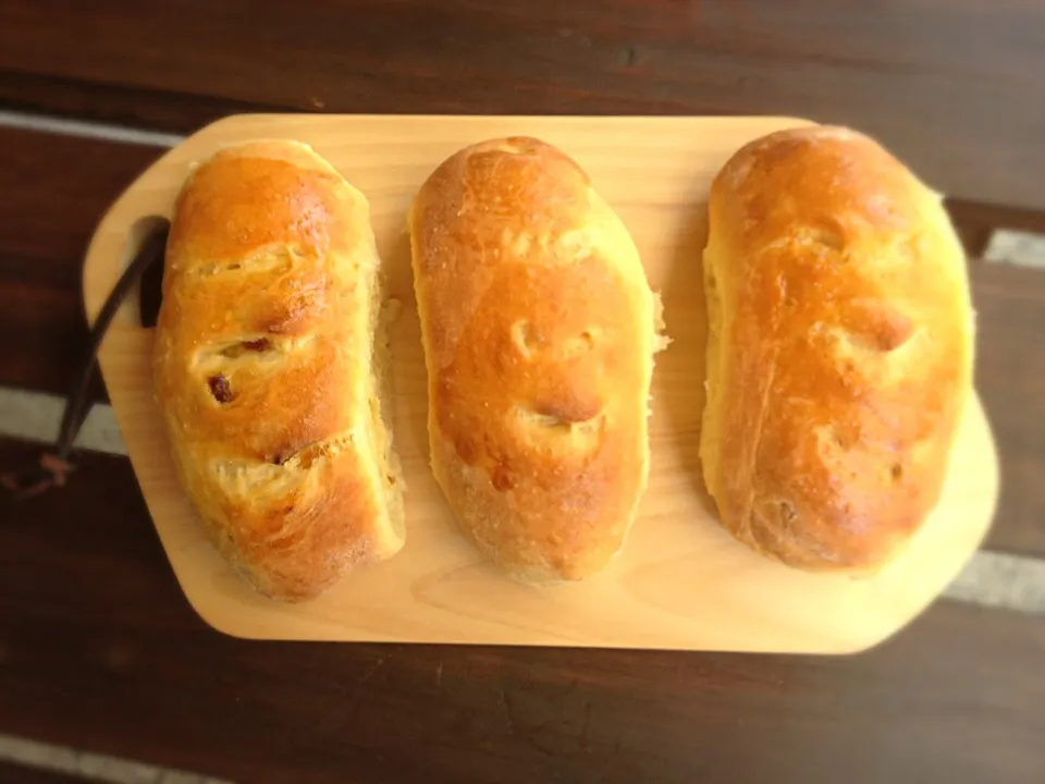 Apricot and dates milk bread|olivierさん