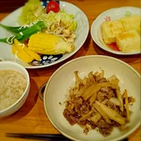 Snapdishの料理写真:ごぼう牛肉エリンギの甘辛煮、揚げ出し豆腐|あいきーさん