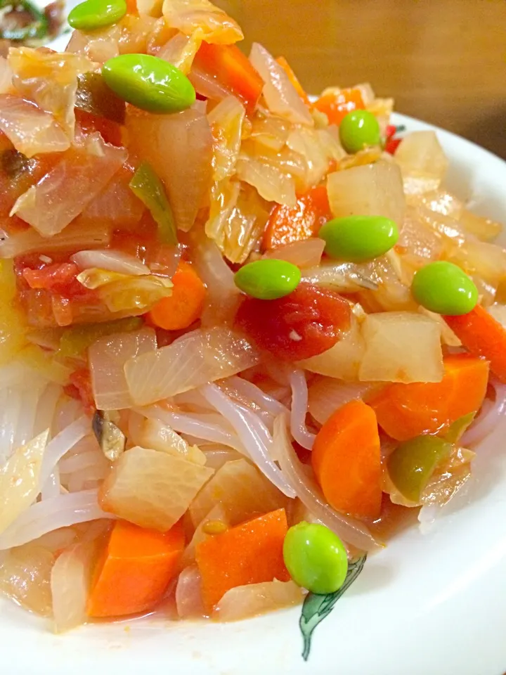 パスタの代わりに糸こんにゃく🍝野菜ゴロゴロトマトスープでいただき〜|かおりさん