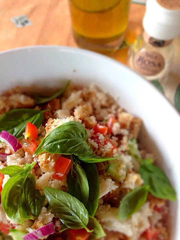 Panzanella トスカーナ料理 パンサラダこと「パンツァネッラ」|Tomoko Pratellesi Kurodaさん