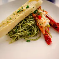 Snapdishの料理写真:Prawn Thermidor with Pesto and Garlic Bread|Haze Chuaさん