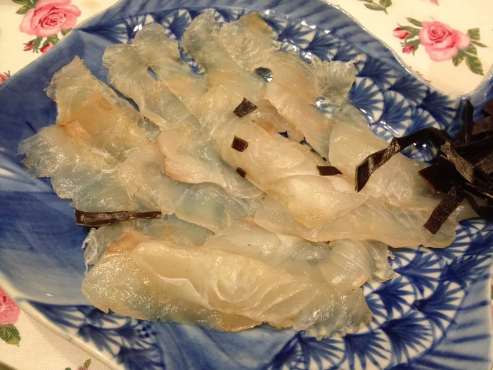 Snapdishの料理写真:ひらめの昆布締め|killershrimpさん