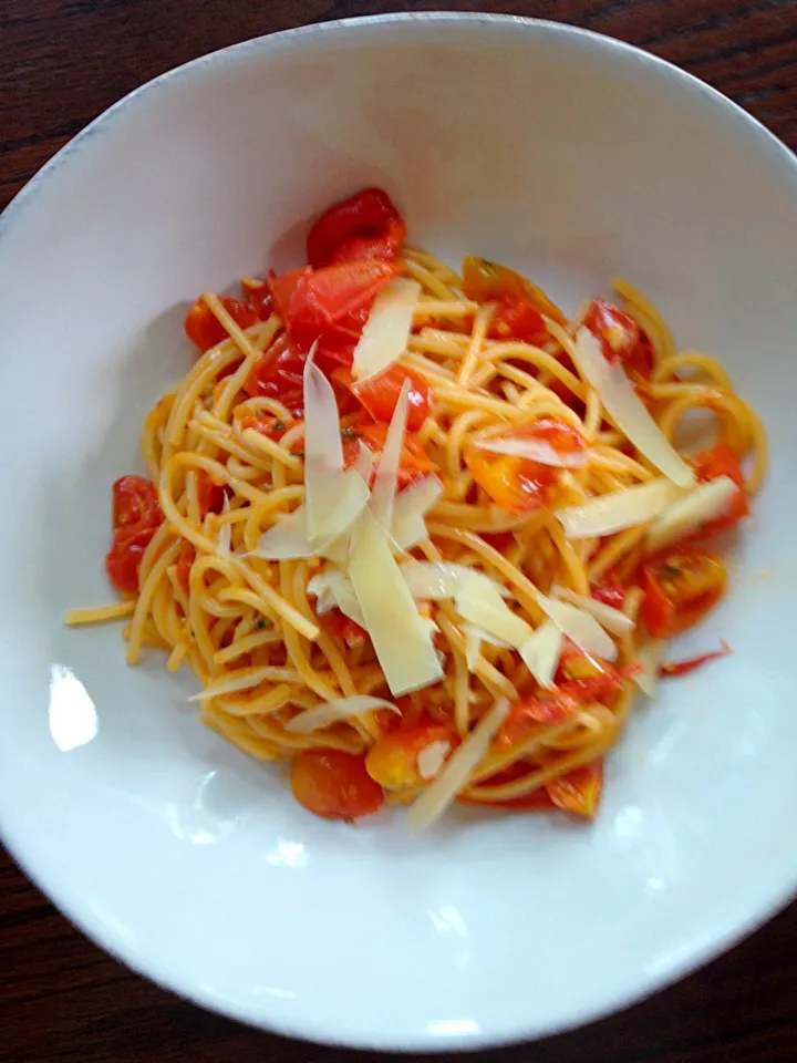 Brown sugar roasted cherry tomato pasta|Matthew Cashenさん