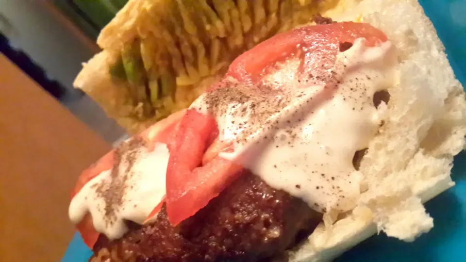 sándwich de carne con aguacate|Gery Chavarria Vargasさん