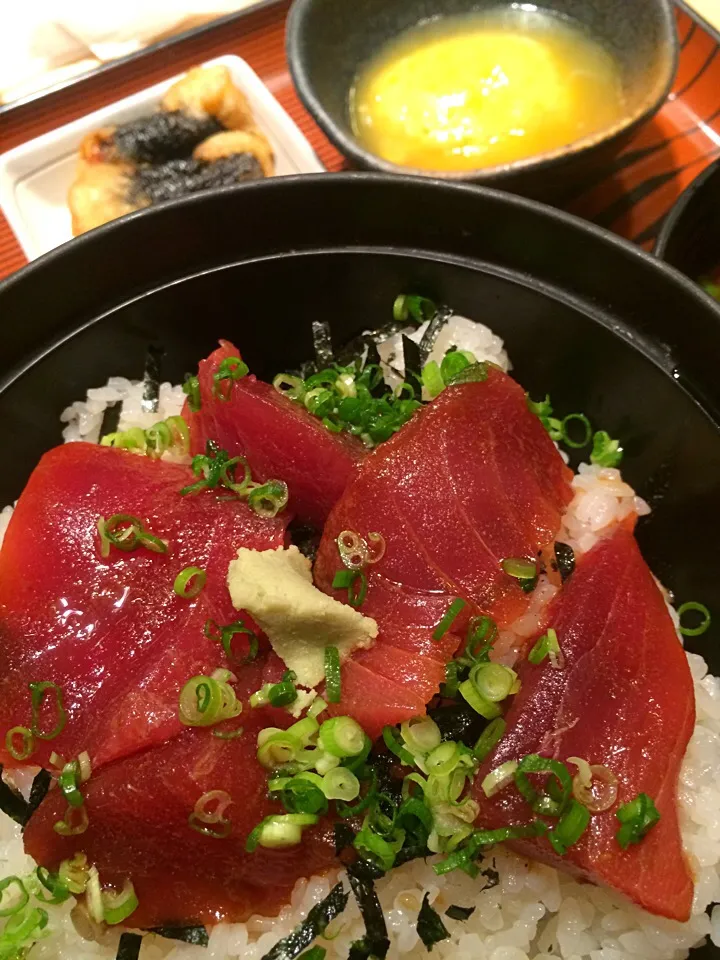 日替りランチ。まぐろ漬け丼。|liccaさん