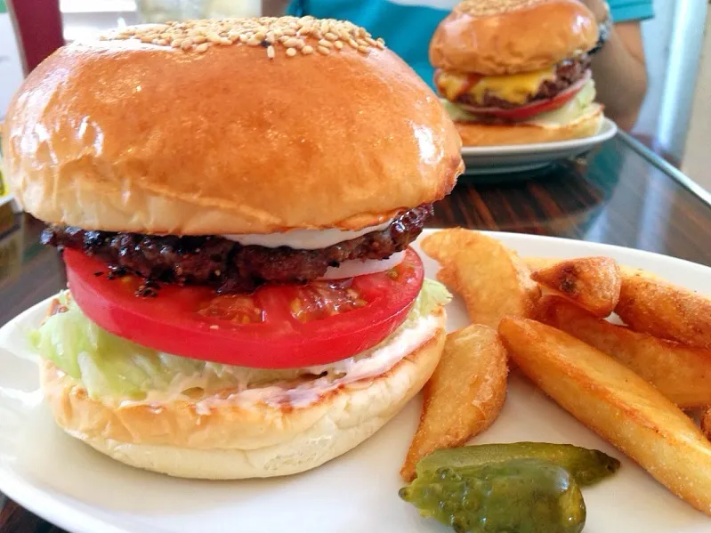 Hamburger w/ Tar Tar Sauce|chan mitsuさん