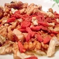 #rawvegandish #honey #romaniannuts #gojiberries|Teodorescu Adelinaさん