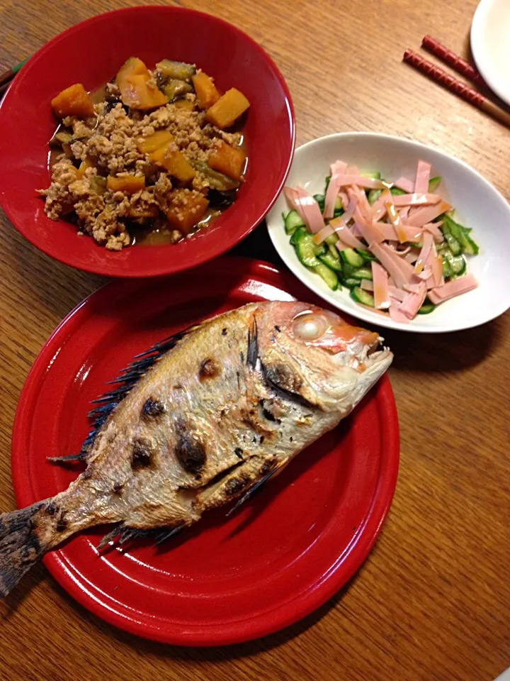 ★鯛の塩焼き★鶏そぼろとかぼちゃなすの煮物★きゅうりハム|三宅 里美さん