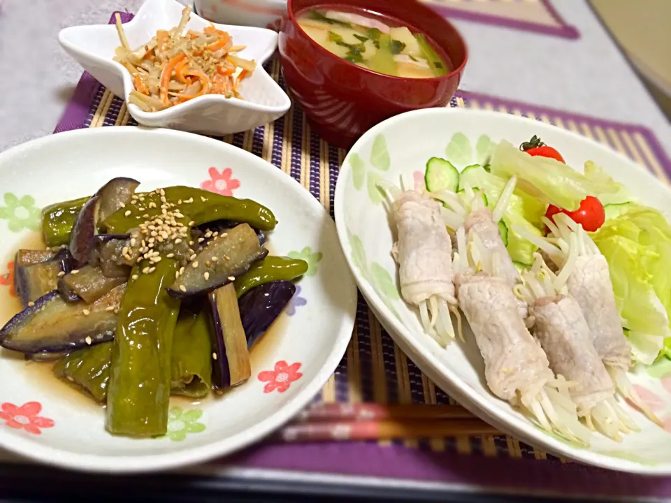 茄子とししとうの煮浸し♡豚肉もやし巻き♡ごぼうサラダ♡小松菜の味噌汁♡|miyuさん