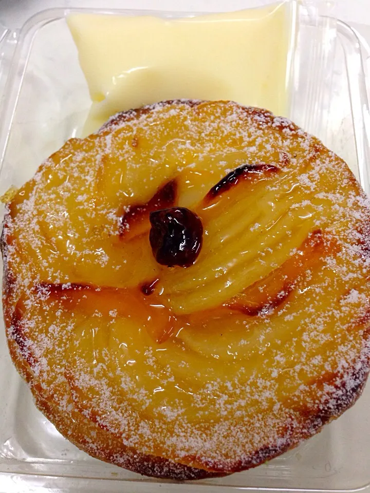 Snapdishの料理写真:Apricot tart|sunisaさん