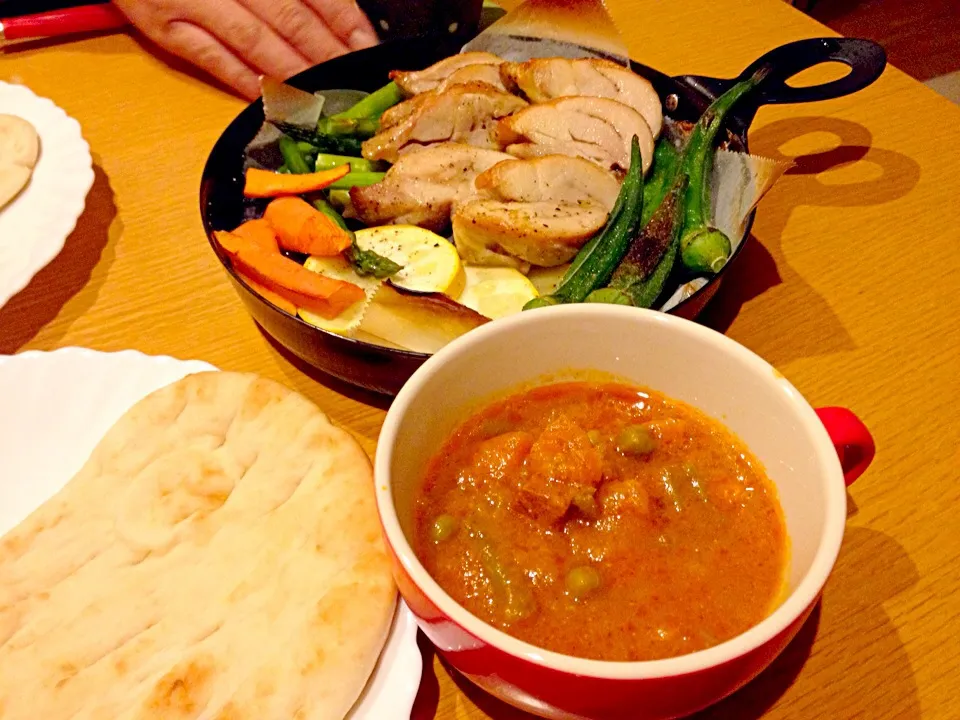 チキンと夏野菜のグリル、野菜とフルーツのインドカレー、ナン|みーさん