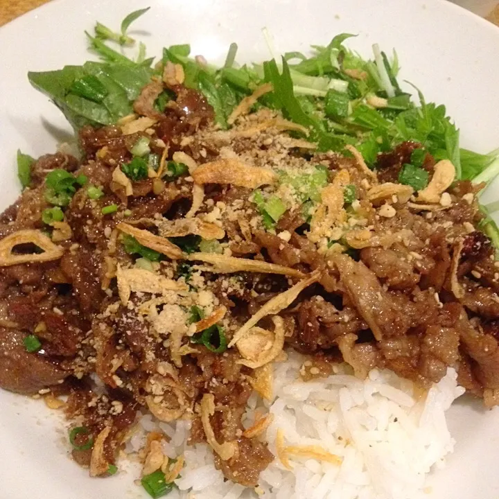 ビストロオーセンティック 牛カルビ・ベトナム焼肉ご飯|よだみなさん