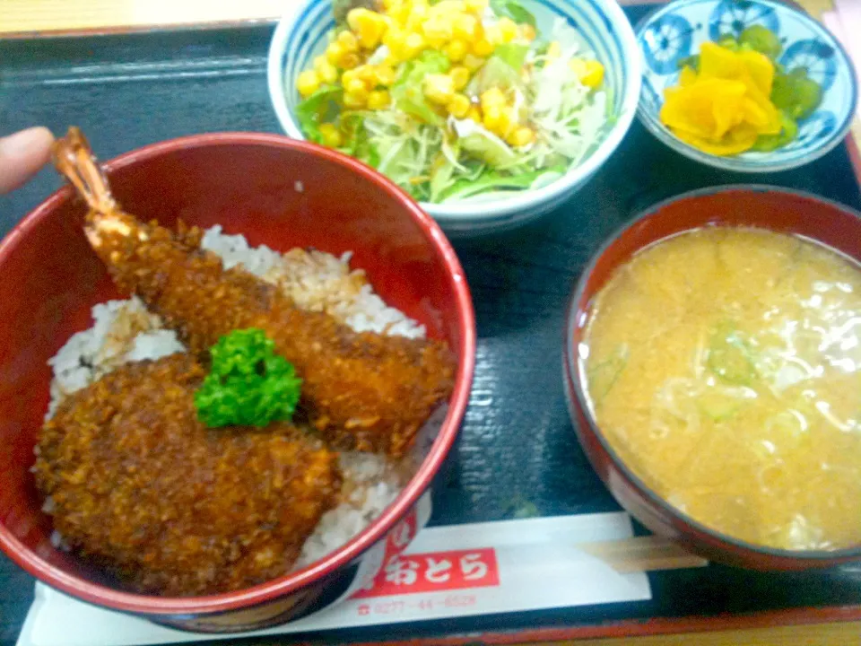 Snapdishの料理写真:半分ぶうえびソース丼＠おおとら|gekoさん