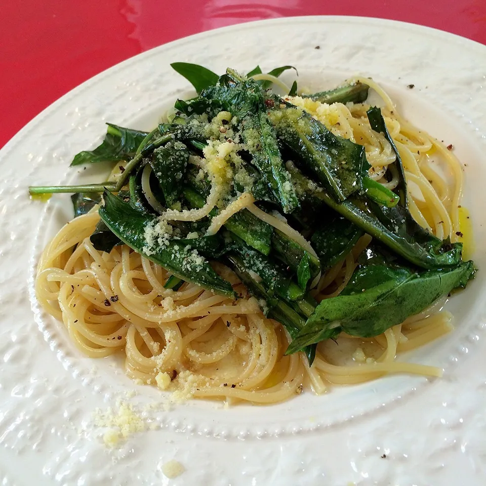 ローマの野菜プンタレッラとアンチョビのパスタ|志野さん