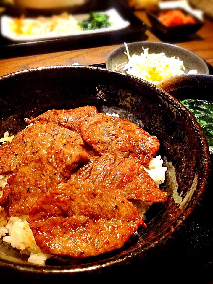 常陸牛の赤身焼肉丼|しおりさん