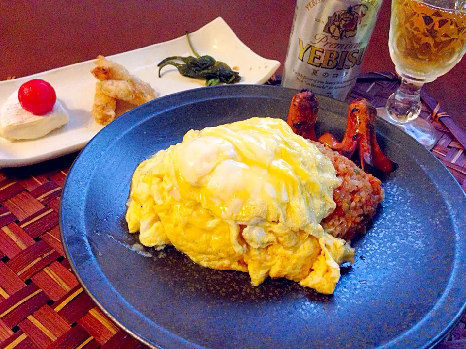 Snapdishの料理写真:Omelet w/a filling of Vegie fried rice🎵お野菜いっぱいｵﾑﾗｲｽ|🌈Ami🍻さん