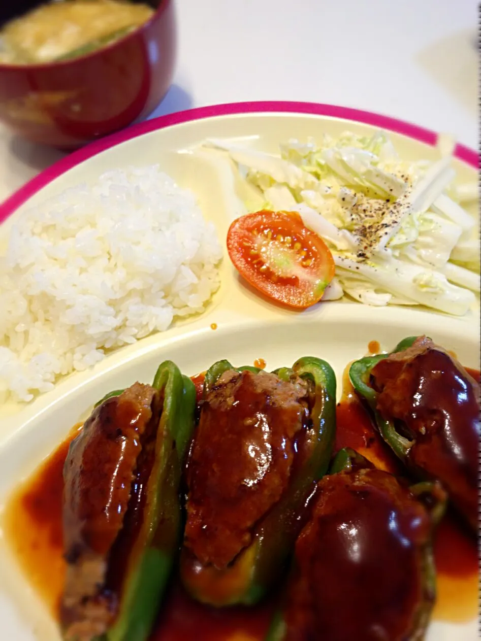 ピーマンの肉詰めと白菜のコールスロー|ちび太さん