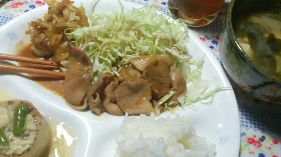 豚の切り落としで生姜焼き定食。|こやっこさん