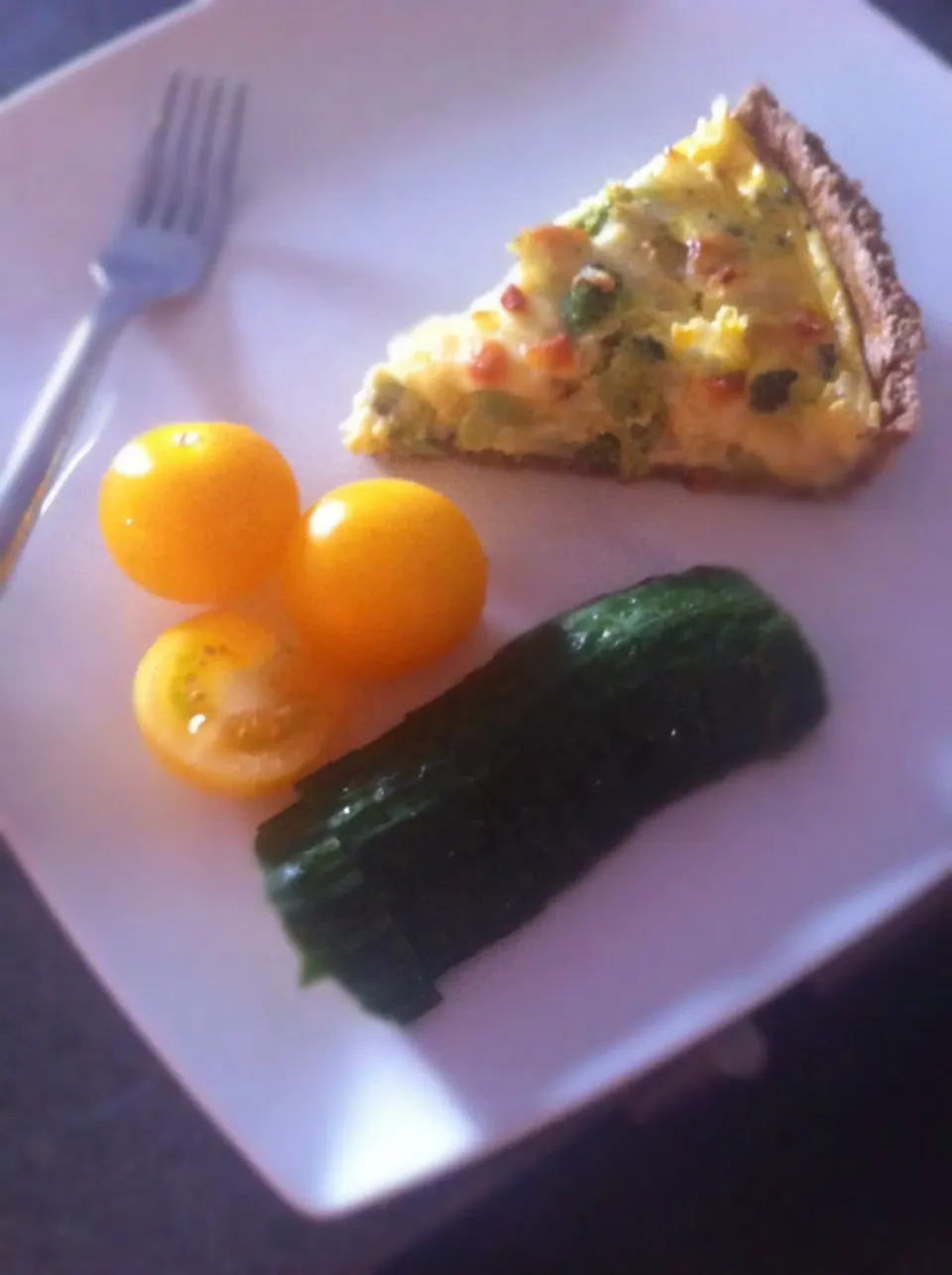 Yellow tomatoes, cucumber and homemade cheese and broccoli quiche|🍓Jolejo🍓さん