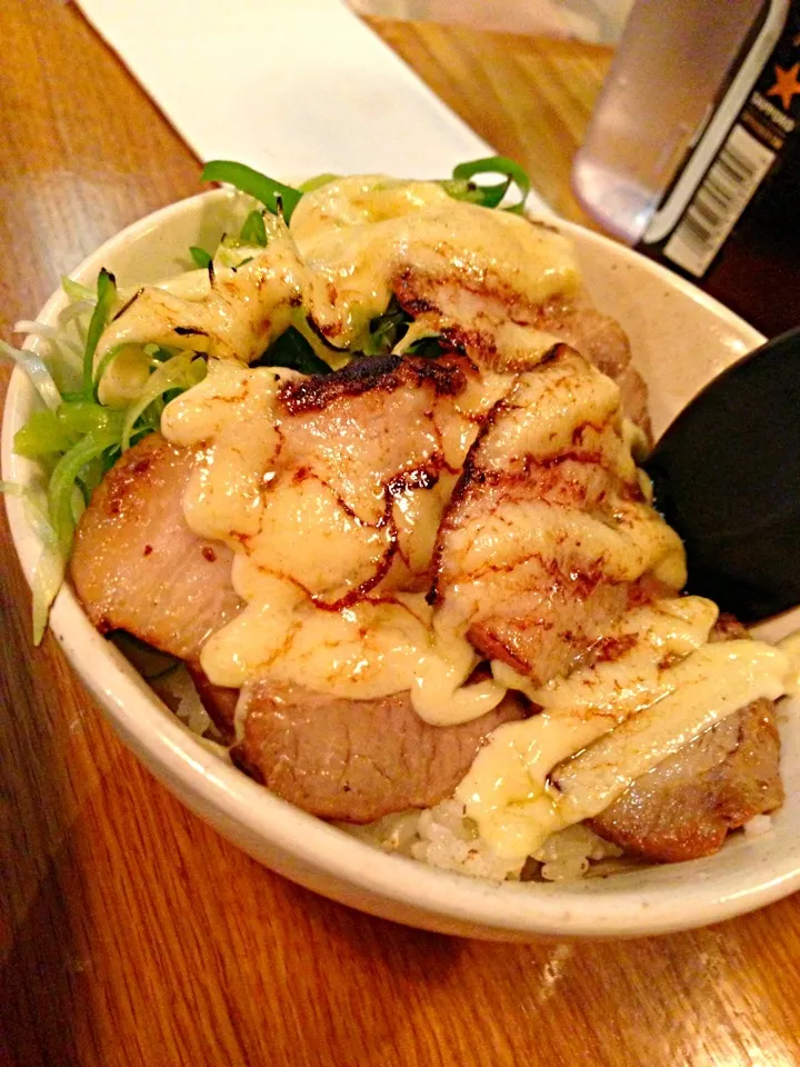 Aburi pork with mayo on top of rice|PhUnGさん