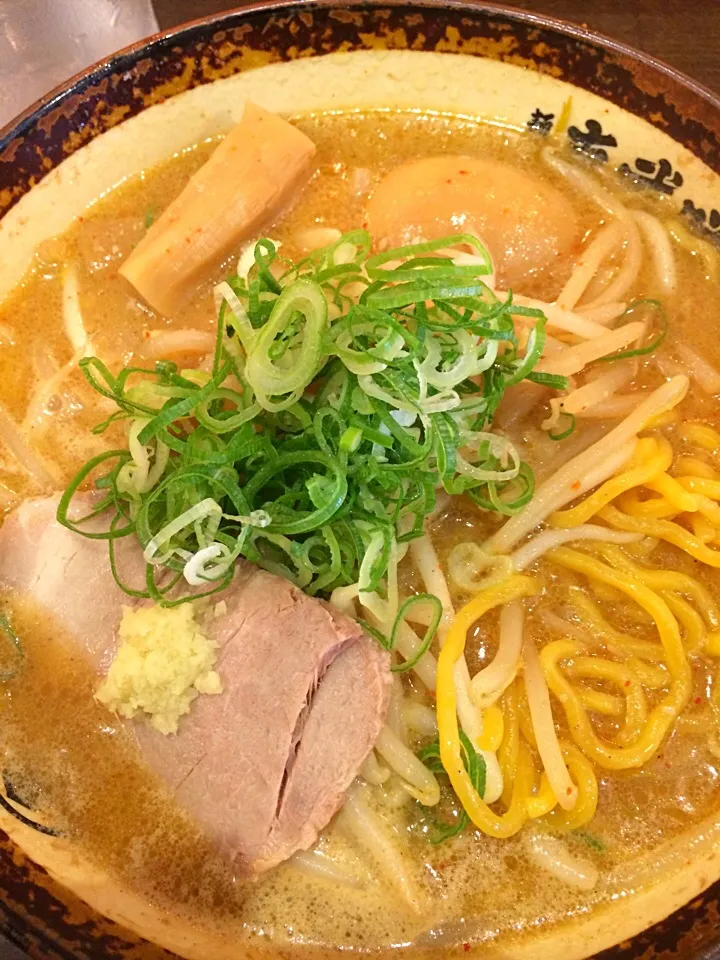 Snapdishの料理写真:炙り味噌ラーメン 味玉付|tadaroさん