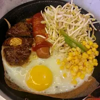 Snapdishの料理写真:beef hamburg+sausage|vitantriさん