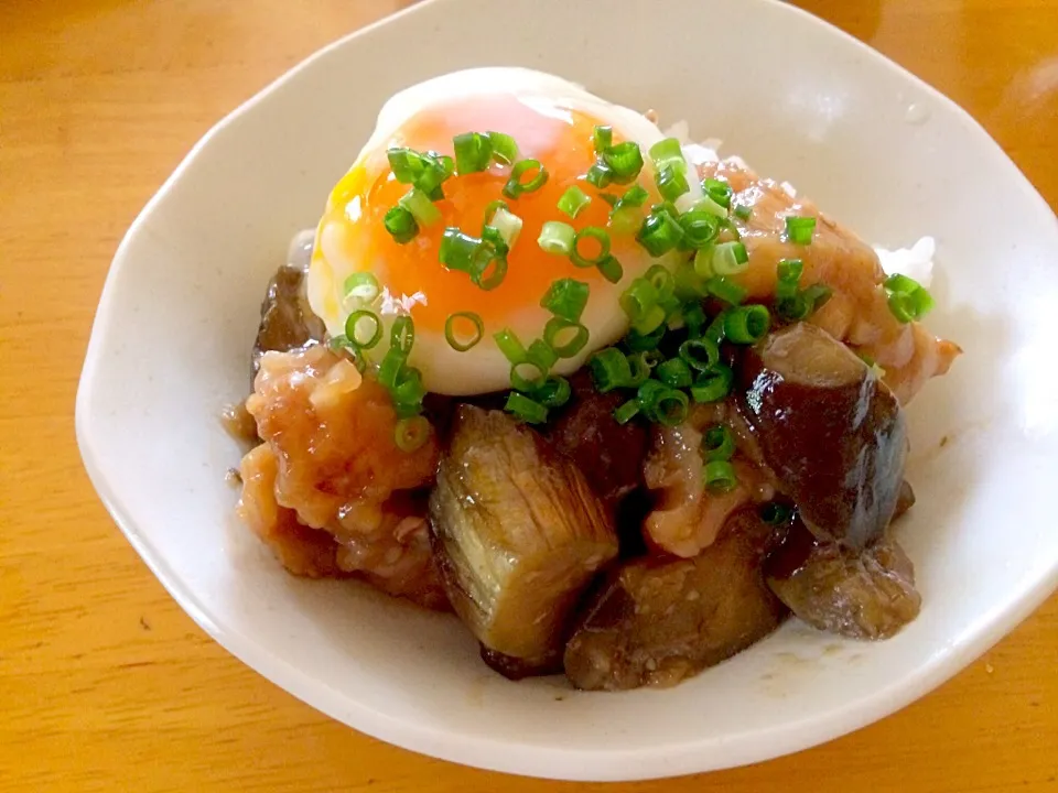 しょうこさんの料理 ナスと鶏肉の南蛮で丼♪|みきおさん