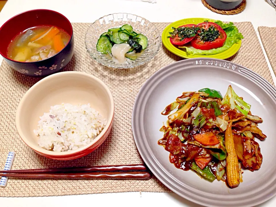 回鍋肉 帆立若芽胡瓜の酢の物 トマトのバジルソース 豚汁風|にゃろめさん