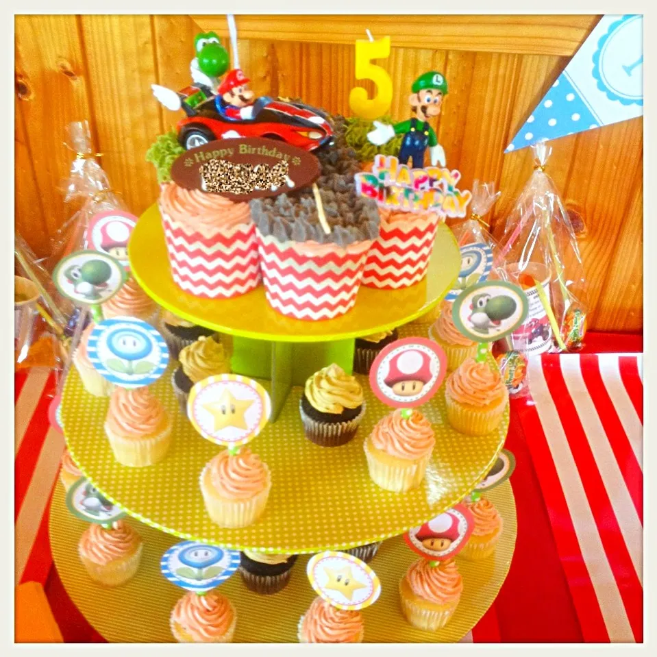 Birthday/ Mario cart cup cake tower|Chibiko's Kitchenさん