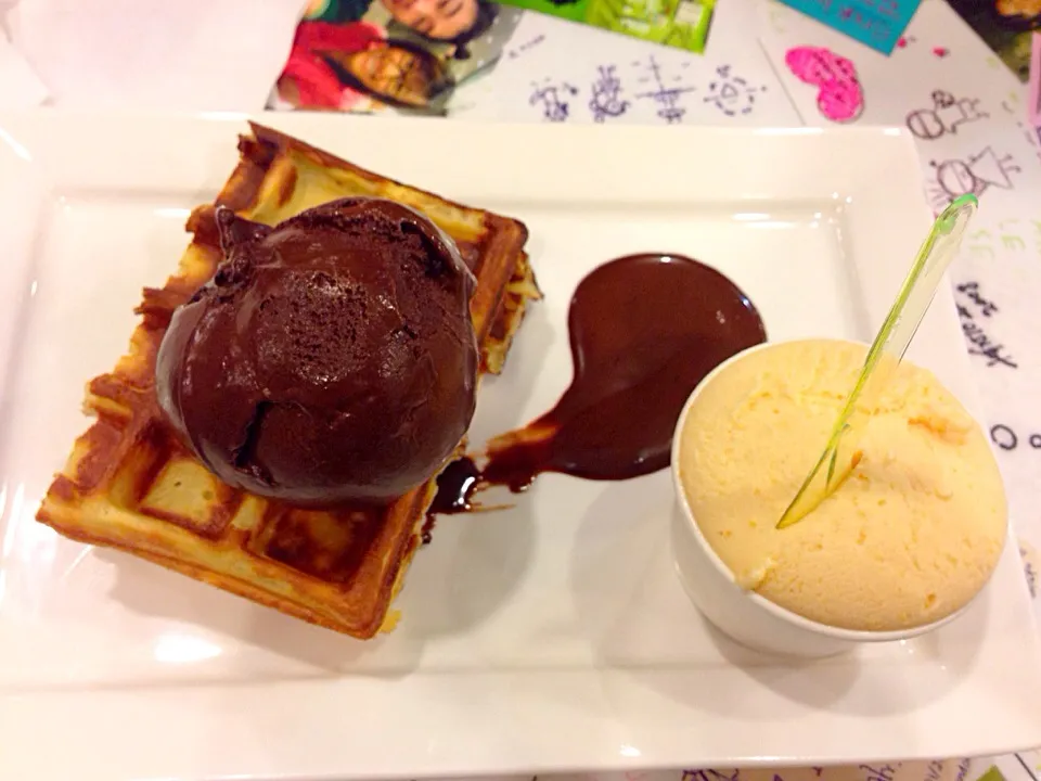 ice cream & waffles|hweeyhさん