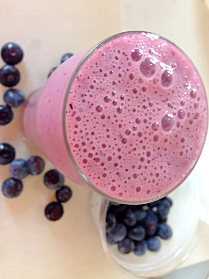 Blueberry banana yoghurt smoothie|viviさん