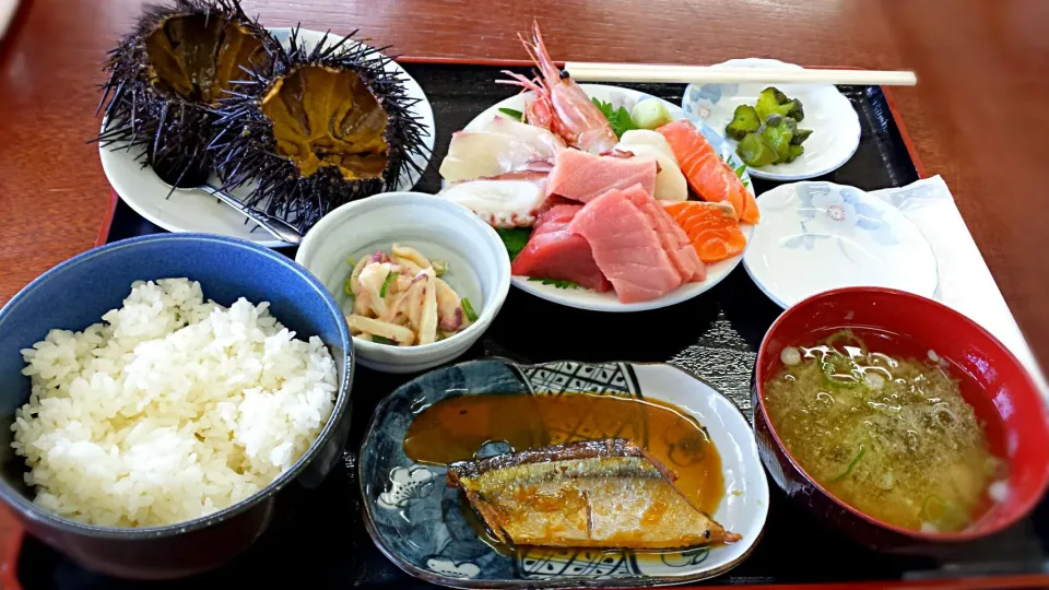 Snapdishの料理写真:大間のマグロ 海峡丼|おうちご飯と外食の記録^^さん